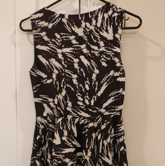 Dress - Picture 3 of 4